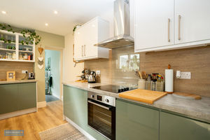 Kitchen- click for photo gallery